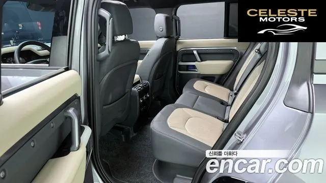 LAND ROVER Defender (L663) 110 P300 X-Dynamic SE 2023 — photo 12 sur 20