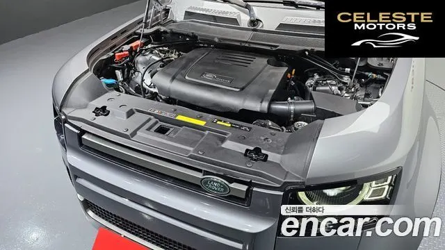 LAND ROVER Defender (L663) 110 P300 X-Dynamic SE 2023 — photo 6 sur 20