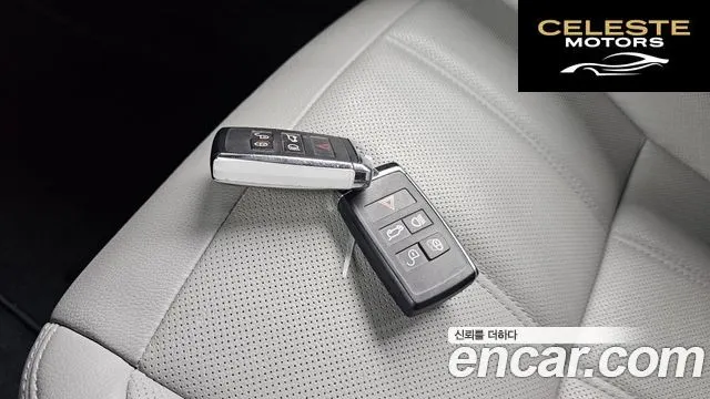 LAND ROVER Range Rover Evoque 2P250 S 2025 — photo 31 sur 35