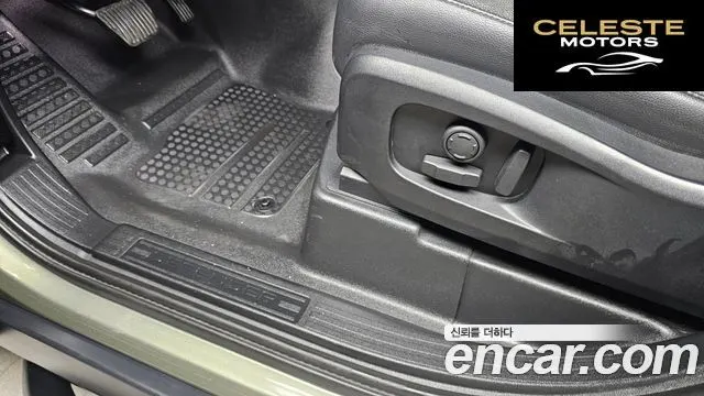 LAND ROVER Defender (L663) 110 D240 SE 2020 — photo 31 sur 31