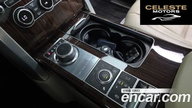 LAND ROVER Range Rover 44.4 SDV8 Vogue SE 2015 — photo 9 sur 20