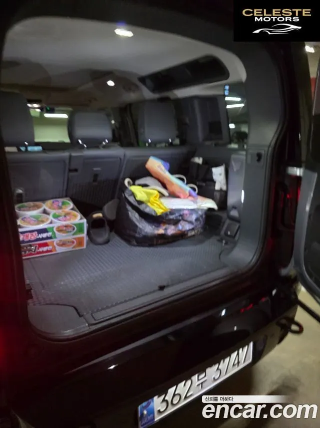 LAND ROVER Defender (L663) 110 D300 X-Dynamic HSE 2024 — photo 12 sur 24