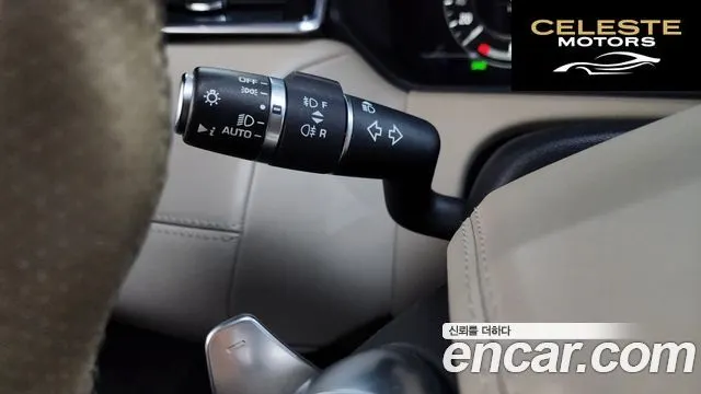LAND ROVER Range Rover Velar 3.0 D300 R-Dynamic HSE 2018 — photo 34 sur 35