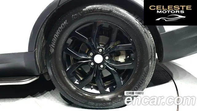 LAND ROVER Discovery 5 2.0 SD4 SE 2019 — photo 7 sur 36