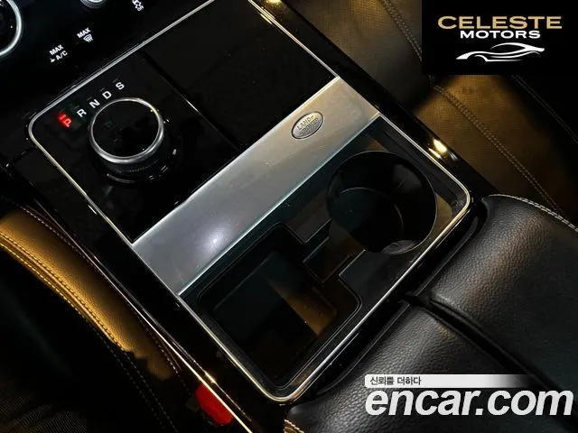 LAND ROVER Range Rover Velar 3.0 P380 R-Dynamic SE 2020 — photo 13 sur 25