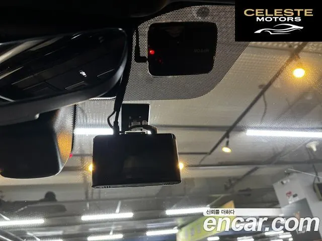 LAND ROVER Range Rover Velar 3.0 P380 R-Dynamic SE 2020 — photo 15 sur 25