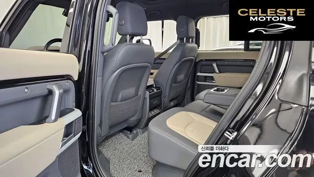 LAND ROVER Defender (L663) 110 P300 X-Dynamic SE 2023 — photo 16 sur 33