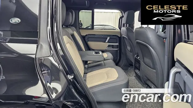 LAND ROVER Defender (L663) 110 P300 X-Dynamic SE 2023 — photo 18 sur 33