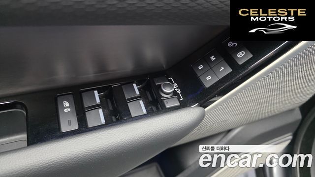 LAND ROVER Range Rover Velar 3.0 D300 R-Dynamic SE 2019 — photo 20 sur 33