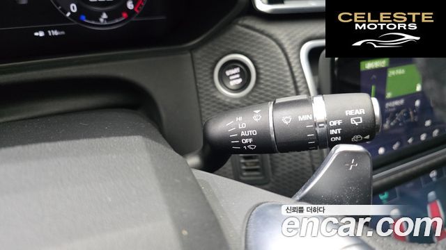 LAND ROVER Range Rover Velar 3.0 D300 R-Dynamic SE 2019 — photo 21 sur 33