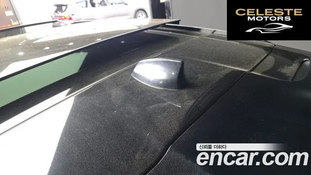 LAND ROVER Range Rover Velar 3.0 D300 R-Dynamic SE 2019 — photo 33 sur 33