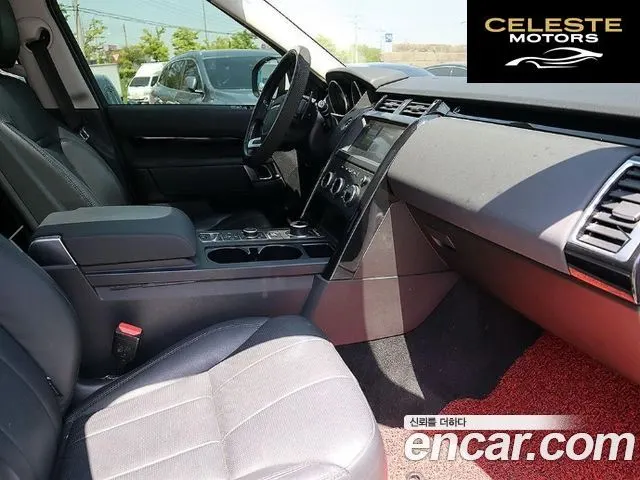 LAND ROVER Discovery 5 3.0 SD6 SE 2019 — photo 13 sur 26