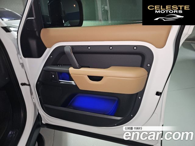 LAND ROVER Defender (L663) 110 D300 X-Dynamic HSE 2025 — photo 18 sur 20