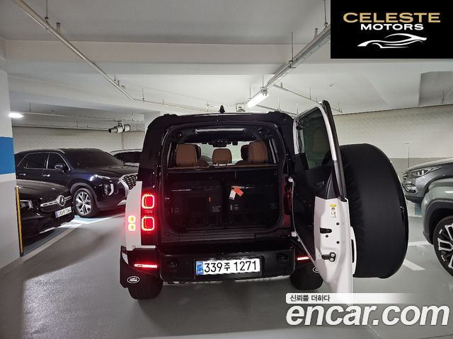 LAND ROVER Defender (L663) 110 D300 X-Dynamic HSE 2025 — photo 9 sur 20