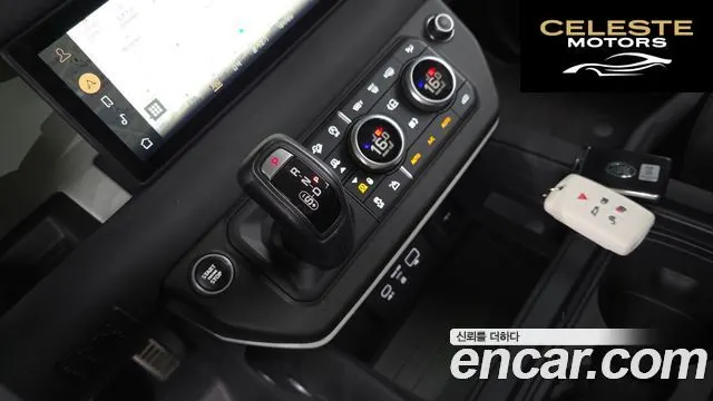 LAND ROVER Defender (L663) 110 D240 SE 2020 — photo 11 sur 33