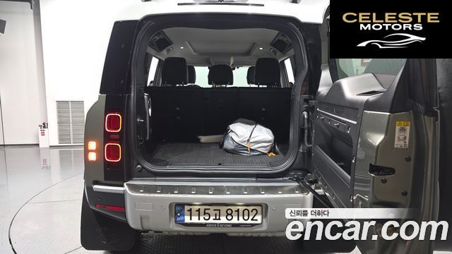 LAND ROVER Defender (L663) 110 D240 SE 2020 — photo 25 sur 33