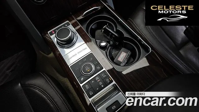 LAND ROVER Range Rover 44.4 SDV8 Vogue SE 2016 — photo 11 sur 36