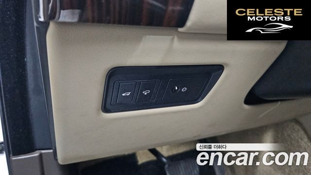LAND ROVER Range Rover 44.4 SDV8 Vogue SE 2016 — photo 27 sur 36