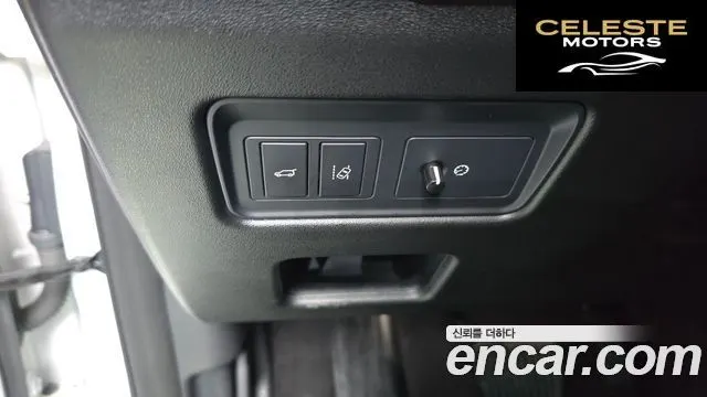 LAND ROVER Discovery 5 3.0 TD6 HSE Luxury 2017 — photo 27 sur 30