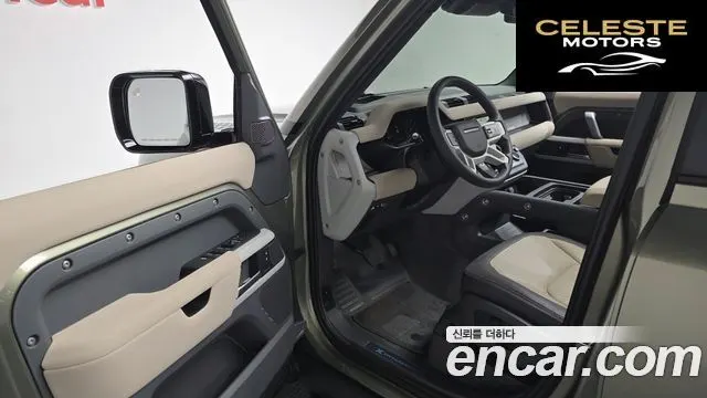 LAND ROVER Defender (L663) 110 P300 X-Dynamic SE 2023 — photo 12 sur 36