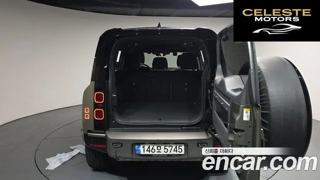 LAND ROVER Defender (L663) 110 P300 X-Dynamic SE 2023 — photo 25 sur 36