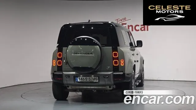 LAND ROVER Defender (L663) 110 P300 X-Dynamic SE 2023 — photo 3 sur 36