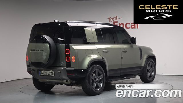 LAND ROVER Defender (L663) 110 P300 X-Dynamic SE 2023 — photo 1 sur 36