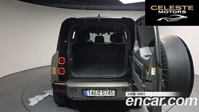 LAND ROVER Defender (L663) 110 P300 X-Dynamic SE 2023 — photo 25 sur 36