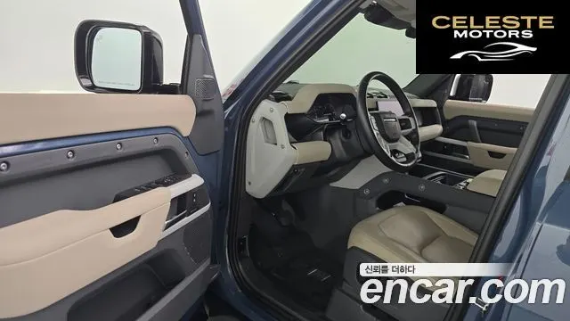 LAND ROVER Defender (L663) 110 D250 SE 2023 — photo 13 sur 32