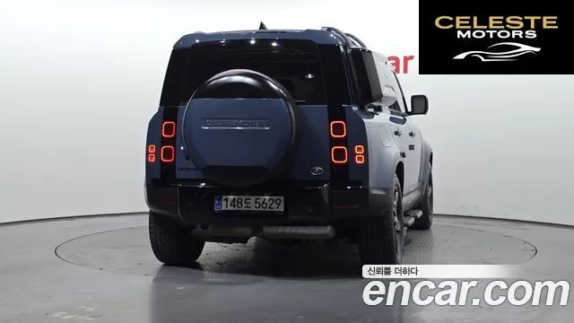 LAND ROVER Defender (L663) 110 D250 SE 2023 — photo 4 sur 32