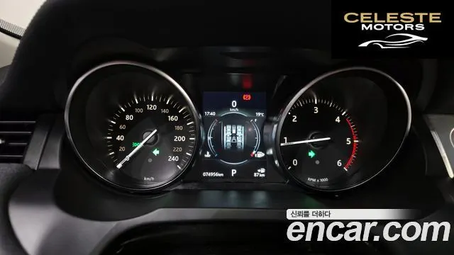 LAND ROVER Range Rover Evoque 2.0 TD4 SE 2019 — photo 11 sur 32
