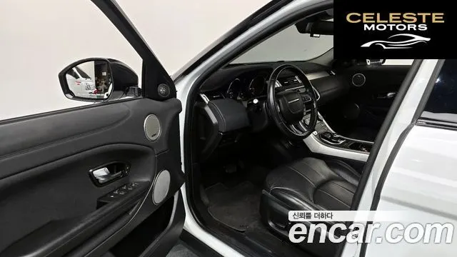 LAND ROVER Range Rover Evoque 2.0 TD4 SE 2019 — photo 13 sur 32
