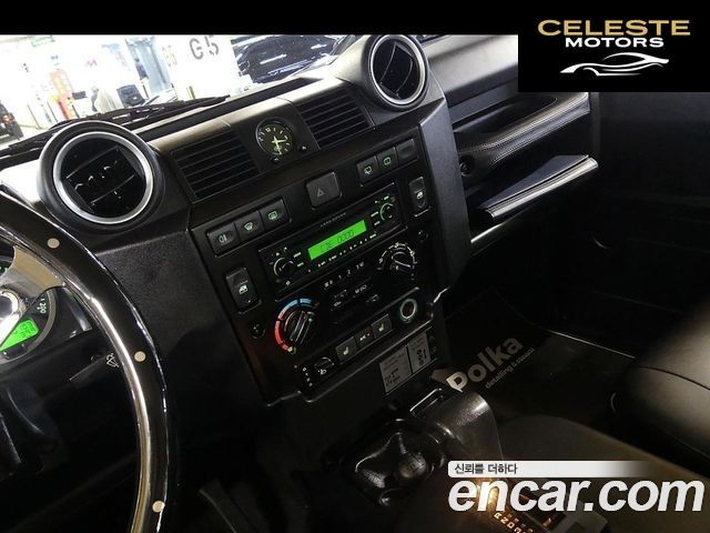 LAND ROVER Defender 90 2010 — photo 11 sur 20