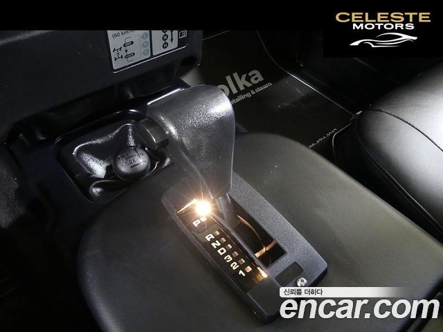 LAND ROVER Defender 90 2010 — photo 9 sur 20