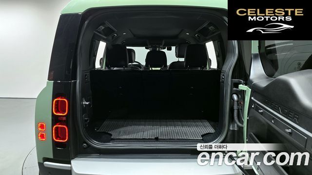LAND ROVER Defender (L663) 110 D300 75th Edition 2023 — photo 25 sur 36
