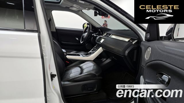 LAND ROVER Range Rover Evoque 2.0 TD4 SE 2019 — photo 16 sur 32