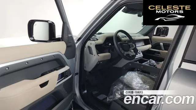 LAND ROVER Defender (L663) 110 P300 X-Dynamic SE 2023 — photo 13 sur 33