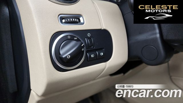 LAND ROVER Discovery 4 3.0 SDV6 SE 2016 — photo 16 sur 20