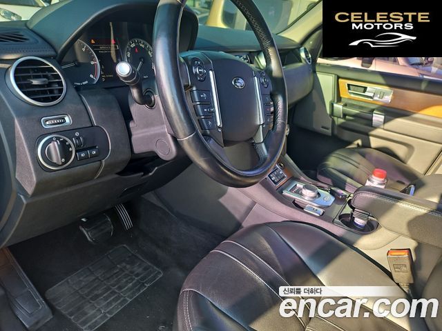 LAND ROVER Discovery 4 3.0 SDV6 SE 2016 — photo 10 sur 26