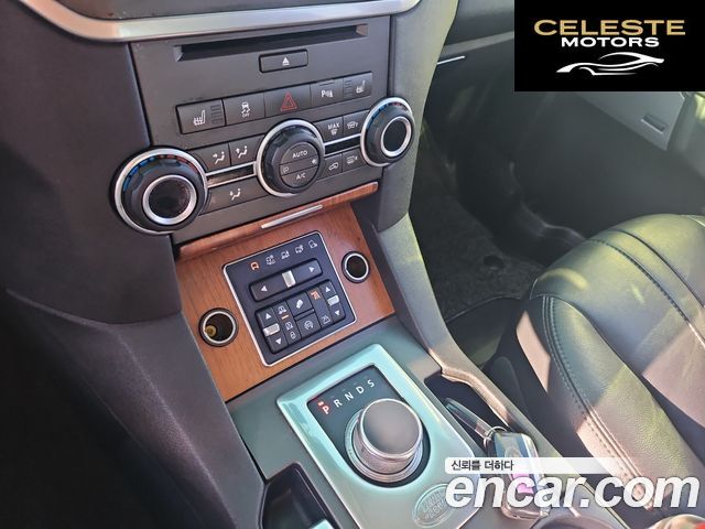 LAND ROVER Discovery 4 3.0 SDV6 SE 2016 — photo 9 sur 26