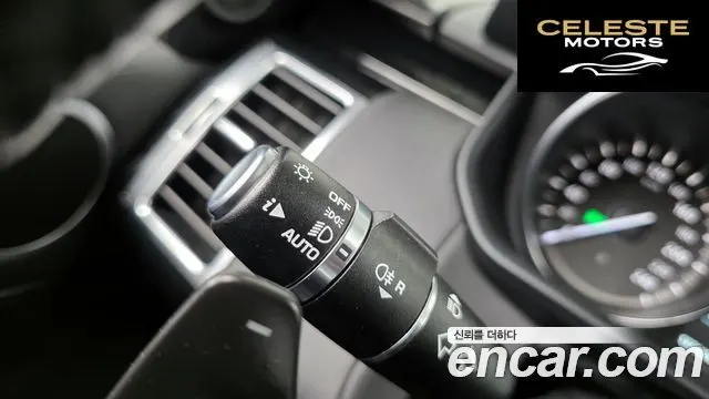 LAND ROVER Discovery 5 3.0 SD6 SE 2019 — photo 29 sur 37