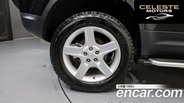 LAND ROVER Defender (L663) 110 D250 SE 2022 — photo 5 sur 36