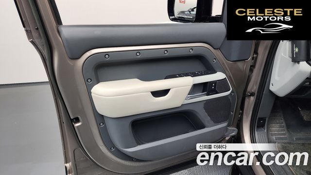 LAND ROVER Defender (L663) 110 D300 HSE 2023 — photo 14 sur 41