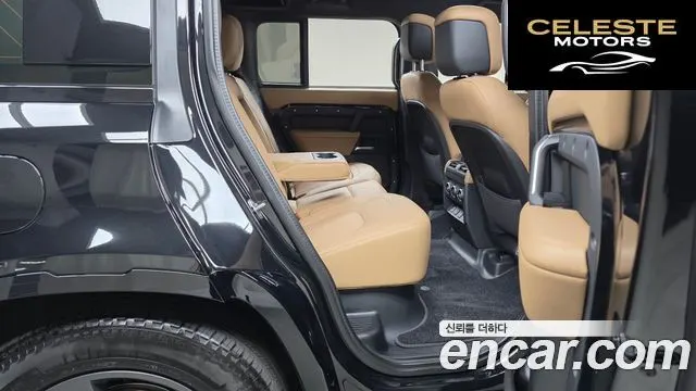LAND ROVER Defender (L663) 110 P300 X-Dynamic SE 2025 — photo 18 sur 39