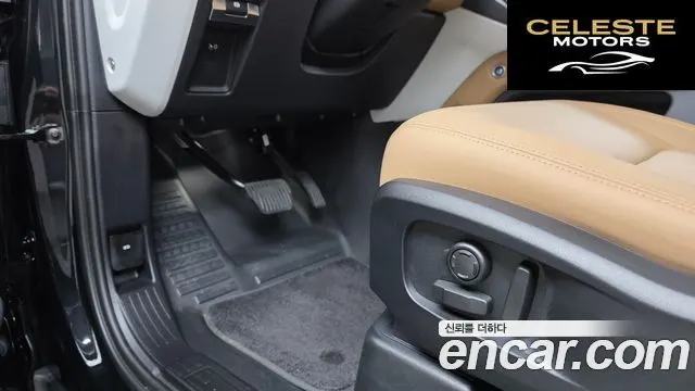 LAND ROVER Defender (L663) 110 P300 X-Dynamic SE 2025 — photo 32 sur 39