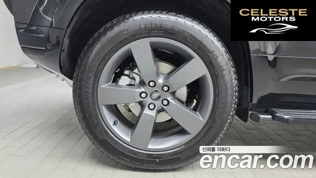 LAND ROVER Defender (L663) 110 P300 X-Dynamic SE 2025 — photo 5 sur 39