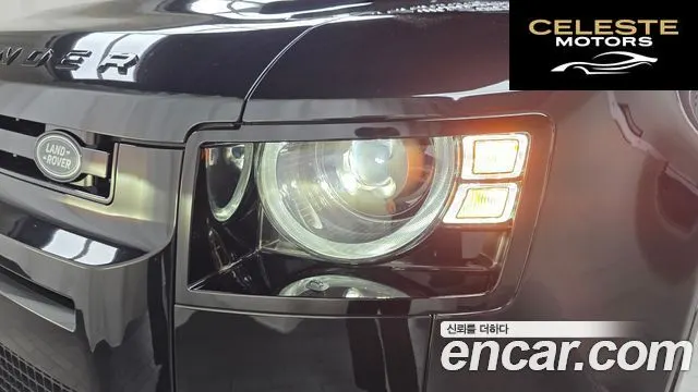 LAND ROVER Defender (L663) 110 P300 X-Dynamic SE 2025 — photo 8 sur 39