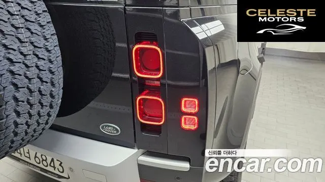 LAND ROVER Defender (L663) 110 D250 SE 2022 — photo 9 sur 31