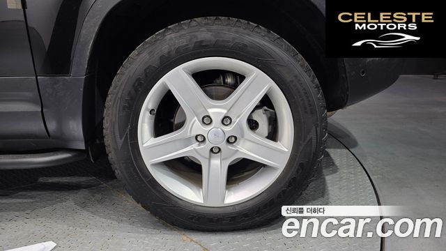 LAND ROVER Defender (L663) 90 D250 SE 2023 — photo 7 sur 35