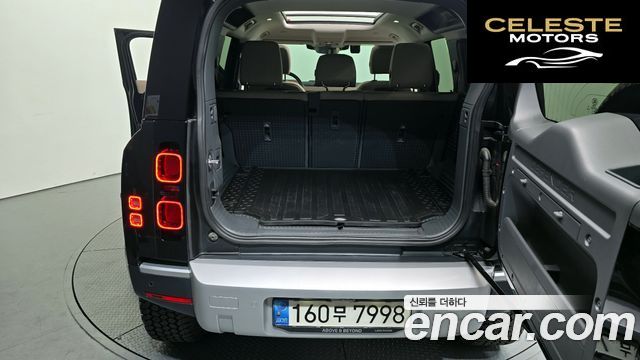 LAND ROVER Defender (L663) 110 D250 SE 2022 — photo 29 sur 36